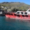 Σαλαμίνα: Εκατοντάδες άτομα απεγκλωβίστηκαν από παραλίες με πλωτά μέσα