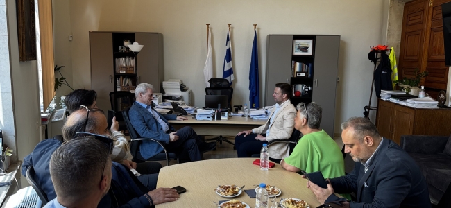 Συνάντηση του Δημάρχου Ηρακλείου Αλέξη Καλοκαιρινού με τον Πρόεδρο του κόμματος «Δημοκράτες-Προοδευτικό Κέντρο» Στέφανο Κασσελάκη 