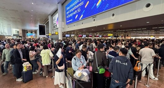 Ισχυρή άνοδος σε αφίξεις και έσοδα τουρισμού το πρώτο δίμηνο του 2026