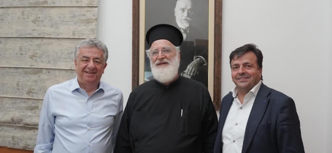 Συνάντηση εργασίας του Περιφερειάρχη Κρήτης Σταύρου Αρναουτάκη με τον Μητροπολίτη Αρκαλοχωρίου, Καστελλίου και Βιάννου Ανδρέα
