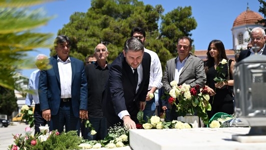 Φόρο τιμής στον Ανδρέα Παπανδρέου απέτισαν ο Πρόεδρος του ΠΑΣΟΚ, Βουλευτές και στελέχη