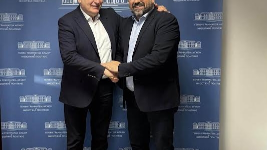 Η ακτομηχανική μελέτη και οι παρεμβάσεις με έργα ύδρευσης στο επίκεντρο συνάντησης του Δημάρχου Βιάννου με το ΓΓ του Υπουργείου Ναυτιλίας