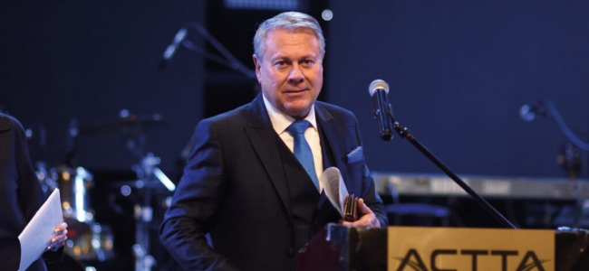 Κρήτη: Επανεκλέχθηκε πρόεδρος του Συνδέσμου Τουριστικών Γραφείων ο Μιχάλης Βλατάκης