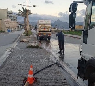 Σε πλήρη εξέλιξη το πλύσιμο δρόμων, πλατειών και κοινόχρηστων χώρων στον Δήμο Ηρακλείου