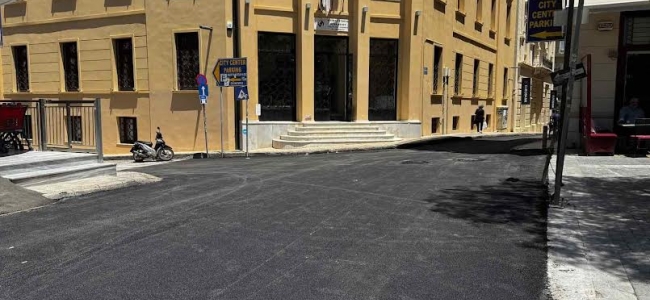 Εργασίες ανύψωσης φρεατίων στην οδό Κορωναίου την Κυριακή 12 Ιουλίου