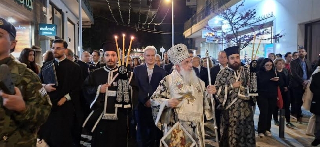 Ο Δήμαρχος Ηρακλείου Αλέξης Καλοκαιρινός στην Ακολουθία του Επιτάφιου Θρήνου και την περιφορά του Επιταφίου του Αγίου Μηνά