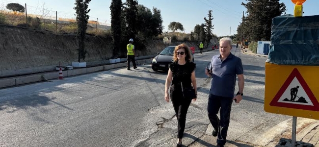 Στα έργα οδικής ασφάλειας στο ΙΤΕ και ανάπλασης της πλατείας Ελευθέρνης ο Δήμαρχος Ηρακλείου Αλέξης Καλοκαιρινός 