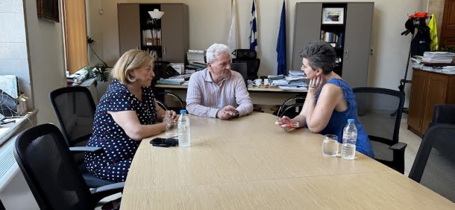 Συνάντηση του Δημάρχου Ηρακλείου Αλέξη Καλοκαιρινού με την Πρόεδρο του Λυκείου των Ελληνίδων Μαρία Παπαμάρκου και την Πρόεδρο του ΛτΕ Ηρακλείου Μαρία Κασωτάκη