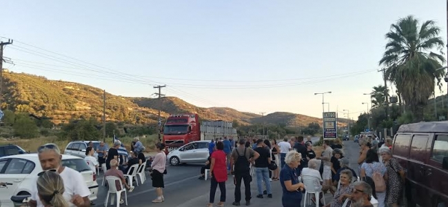 Κλιμάκιο της Κ.Ο Ηρακλείου του ΚΚΕ, στην κινητοποίηση των κατοίκων των Αθανάτων , ενάντια στην κλειστή δομή μεταναστών- προσφύγων