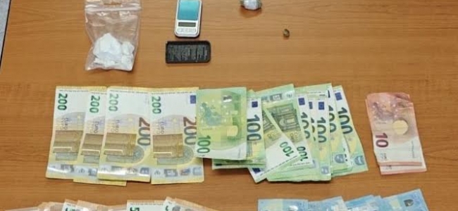 Με κοκαΐνη, ζυγαριά ακριβείας και το χρηματικό ποσό 3150 ευρώ πιάστηκε 21χρονος στον Αγιο Νικόλαο