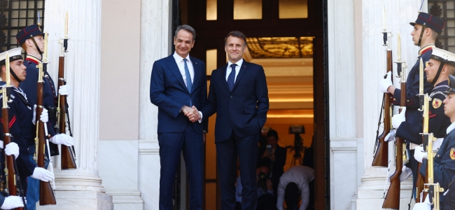 Επίσκεψη Μακρόν στην Αθήνα και υπογραφή συμφωνιών στο Μέγαρο Μαξίμου