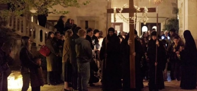 Την Ακολουθία και Περιφορά του Επιταφίου στα Χανιά παρακολούθησε ο Κυρ. Μητσοτάκης