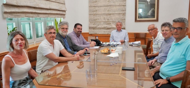 Σύμπραξη της Περιφέρειας Κρήτης με τα ερευνητικά ιδρύματα του νησιού για τη νέα εποχή στη φυτοπροστασία της ελιάς 