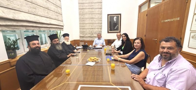 Συνάντηση του Περιφερειάρχη Κρήτης με τον Μητροπολίτη Ιεραπύτνης και Σητείας, τον Δήμαρχο Ιεράπετρας και τοπικούς φορείς για αναπτυξιακά θέματα