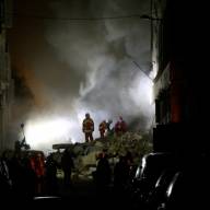 Κατάρρευση πολυκατοικίας στη Μασσαλία: Δύο σορούς εντόπισαν οι διασώστες