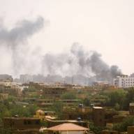 Δύσκολες ώρες στο Σουδάν: «Δεν τολμάνε να ανοίξουν παράθυρο - Θα αρχίσουν πυροβολισμοί»