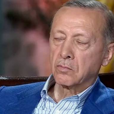 Τουρκία: Κοιμήθηκε ο Ερντογάν στη διάρκεια διακαναλικής συνέντευξής του (βίντεο)