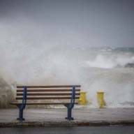 Καιρός: Καταιγίδες σήμερα στα Δωδεκάνησα και βοριάδες έως 7 μποφόρ στο Αιγαίο