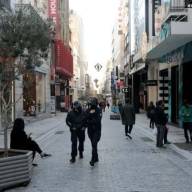 ΔιαΝέοσις: Φοβισμένη και διχασμένη η ελληνική κοινωνία – Τρόμος η οικονομική ανασφάλεια