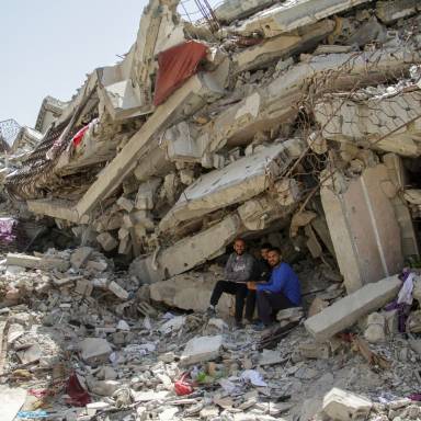 Τριάντα επτά εκατομμύρια τόνοι συντριμμιών πνίγουν τη Γάζα - «Θα χρειαστούν 14 χρόνια για να απομακρυνθούν»