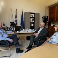 Συνάντηση του Δημάρχου Ηρακλείου Αλέξη Καλοκαιρινού με τον Πρέσβη της Αρμενίας στην Ελλάδα Τιγκράν Μκρτσιάν