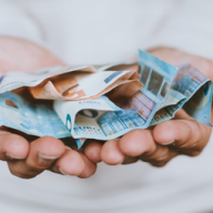 Βουτιά -1,9% για το πραγματικό εισόδημα των νοικοκυριών στην Ελλάδα το 2025