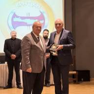 Ο Δήμαρχος Βιάννου παρέλαβε τιμητικό βραβείο από το Πνευματικό ίδρυμα «Κρητική Εστία»