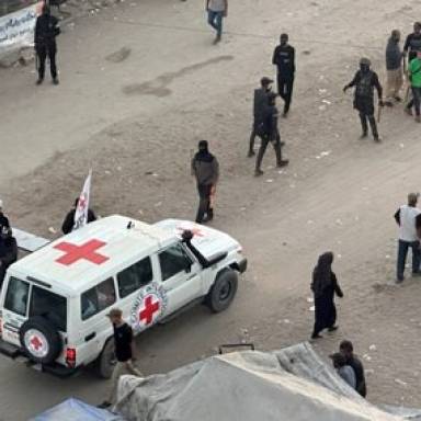 Άρχισε η απελευθέρωση των Ισραηλινών ομήρων στη Γάζα