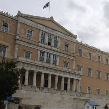 Αίτηση αντισυνταγματικότητας κατέθεσε το ΠΑΣΟΚ για την τροπολογία που αφορά στον Άγνωστο Στρατιώτη