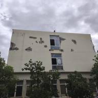 Κινδυνεύουν Εργαζόμενοι, Πολίτες και Μαθητές από πτώση επιχρισμάτων στο ΕΚΗ