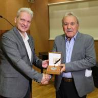 Απονεμήθηκε το «Βραβείο Ηθικής Τάξεως 2025» του Δήμου Ηρακλείου στη μεγάλη δωρήτρια Μαρία Λυριτζάκη