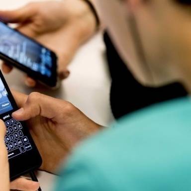 1,2 εκατ. χρήστες εκφράζουν αυτοκτονικές τάσεις στο ChatGPT, σύμφωνα με την OpenAI