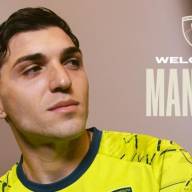 Η Μπόρνμουθ ανακοίνωσε την απόκτηση του Χρήστου Μανδά