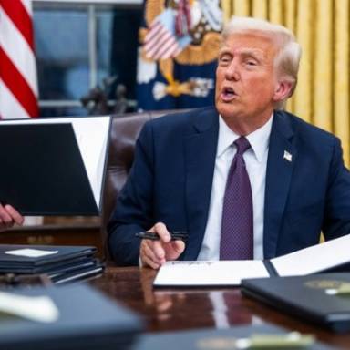 Συνεδριάζει σήμερα για πρώτη φορά το Συμβούλιο Ειρήνης που δημιούργησε ο Ντ. Τραμπ