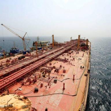 Έκλεισαν τα Στενά του Ορμούζ- Προβλήματα στην μεταφορά καυσίμων