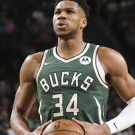 Ο Γιάννης Αντετοκούνμπο στους πρώτους βραβευθέντες του Ευρωπαϊκού Τάγματος Αξίας της Ε.Ε.