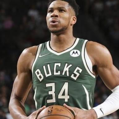 Ο Γιάννης Αντετοκούνμπο στους πρώτους βραβευθέντες του Ευρωπαϊκού Τάγματος Αξίας της Ε.Ε.