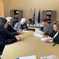 Τη μελέτη προστασίας του οικισμού των Βουτών υπέγραψε ο Δήμαρχος Ηρακλείου Αλέξης Καλοκαιρινός