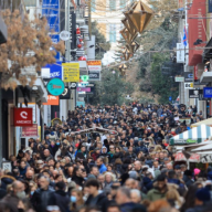 Πάσχα: Πότε ξεκινά το εορταστικό ωράριο στα καταστήματα