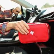 Αλλάζουν τα υποχρεωτικά είδη στο φαρμακείο αυτοκινήτου από τον Ιούνιο – Όσα πρέπει να γνωρίζουν οι οδηγοί
