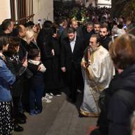 Ο Πρόεδρος του ΠΑΣΟΚ-Κινήματος Αλλαγής στην περιφορά του Επιταφίου στην Πλάκα