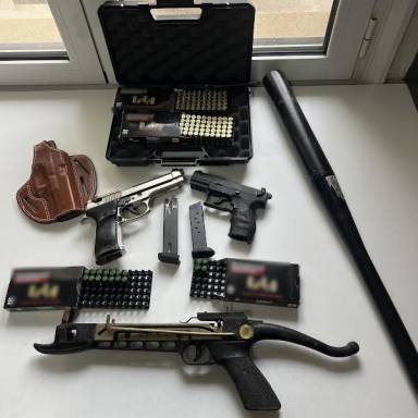 Δυο συλλήψεις για όπλα και άσκοπους πυροβολισμούς στη Χερσόνησο