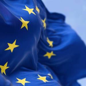 Ρεκόρ μεταναστών στην ΕΕ το 2025: Έφτασαν τα 64,2 εκατομμύρια