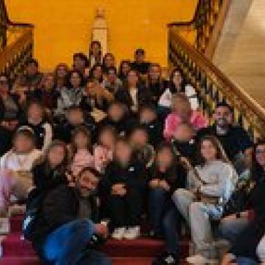 Υποδοχή του Δημοτικού Σχολείου Πόμπιας στη βουλή,  από τον βουλευτή Ηρακλείου του ΚΚΕ, Μανώλη Συντυχάκη