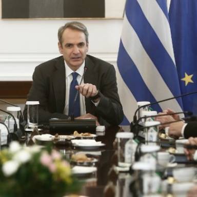 Συνεδριάζει το απόγευμα το υπουργικό συμβούλιο - Με τον Εμίρη του Κατάρ συναντάται ο Μητσοτάκης