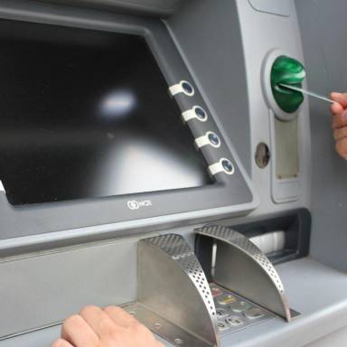Ερχονται πληρωμές από e-ΕΦΚΑ και ΔΥΠΑ 