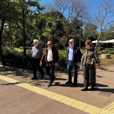 Σε εξέλιξη εργασίες συντήρησης του πρασίνου σε διάφορα σημεία του Ηρακλείου
