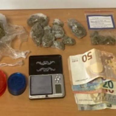 Συλλήψεις για ναρκωτικά και παραμέληση ανηλίκων στα Χανιά
