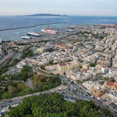 Το θερινό ωράριο των εμπορικών καταστημάτων του Ηρακλείου