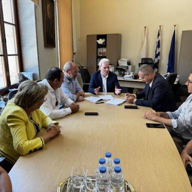 Καθαριότητα: Το Ηράκλειο γυρίζει σελίδα- Ο Αλέξης Καλοκαιρινός υπέγραψε τη σύμβαση ενίσχυσης της Υπηρεσίας Καθαριότητας του Δήμου Ηρακλείου